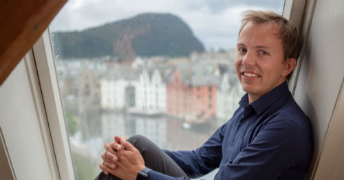 Stian Tjervåg Fredriksen er spesialist på søkemotoroptimalisering.