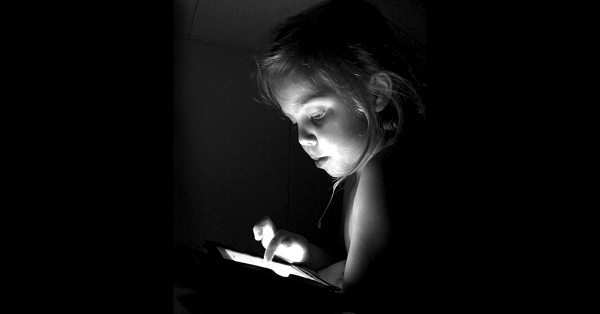 Har du kontroll? Vi vil gjerne tro at vi har kontroll på hva barna våre gjør i sin digitale hverdag. Men hva brukes egentlig telefonen, nettbrettet eller datamaskinen til?